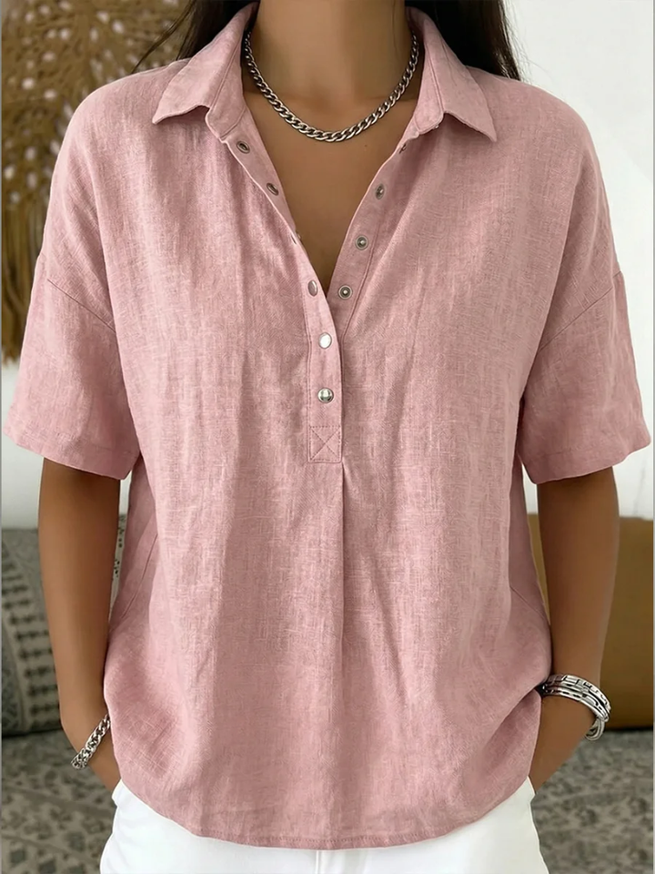 Livia™ | Blus med krage och knappdetalj